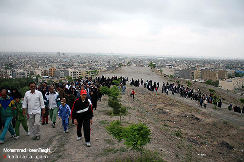 كوهپيمايي عمومي باحضور خانواده شهدا و جانبازان