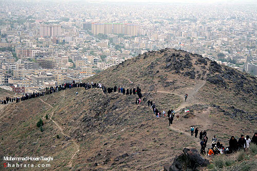 كوهپيمايي عمومي باحضور خانواده شهدا و جانبازان