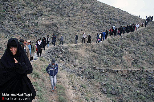 كوهپيمايي عمومي باحضور خانواده شهدا و جانبازان