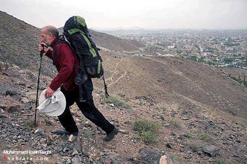 كوهپيمايي عمومي باحضور خانواده شهدا و جانبازان