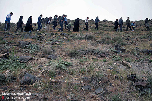 كوهپيمايي عمومي باحضور خانواده شهدا و جانبازان