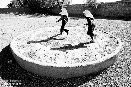 دبستان يك كلاسه رشادت