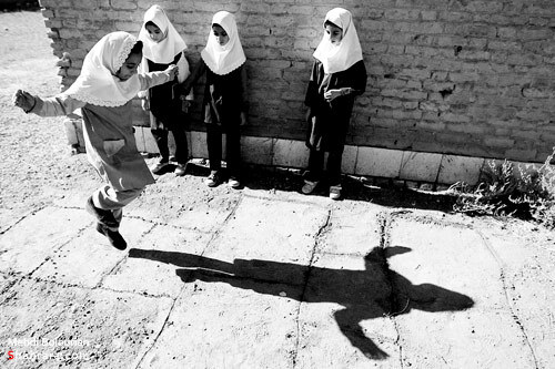 دبستان يك كلاسه رشادت