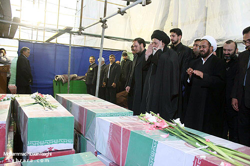 طواف پیکر شهید برونسی و شهدای گمنام در حرم رضوی 