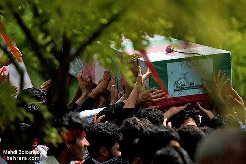 تشييع و تدفين دو شهيد گمنام در دانشگاه فردوسي مشهد