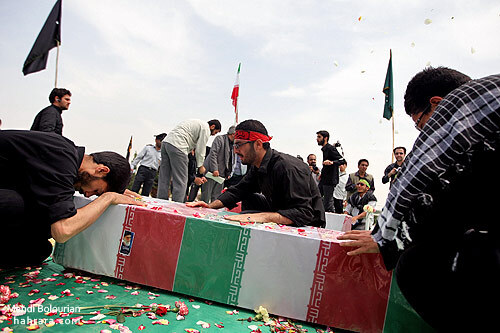 تشييع و تدفين دو شهيد گمنام در دانشگاه فردوسي مشهد