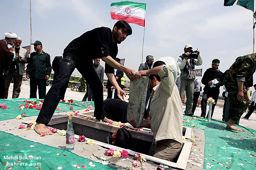 تشييع و تدفين دو شهيد گمنام در دانشگاه فردوسي مشهد