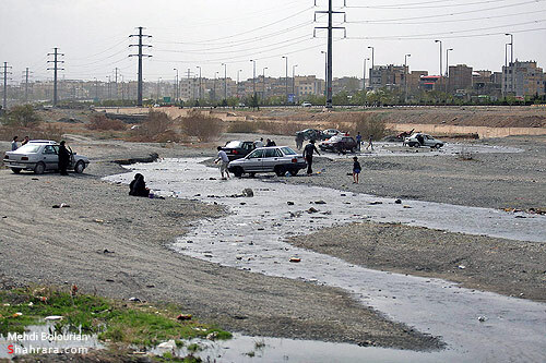كارواش طبيعي در بستر رودخانه