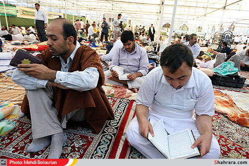 مراسم معنوي اعتكاف در مسجد گوهرشاد