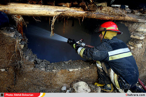 آتش سوزي در انبار لوازم برقي