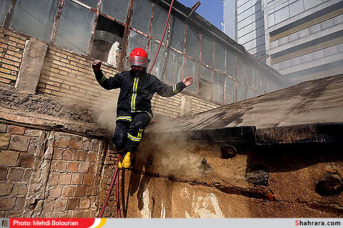 آتش سوزي در انبار لوازم برقي