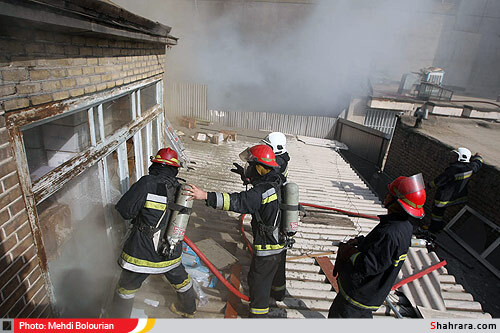 آتش سوزي در انبار لوازم برقي