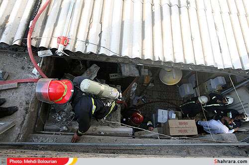 آتش سوزي در انبار لوازم برقي