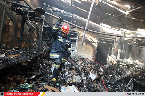 آتش سوزي در انبار لوازم برقي