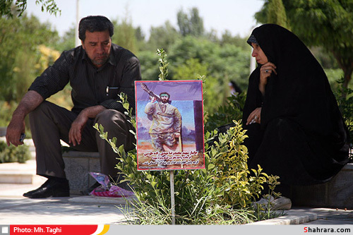 ايام چراغ برات،زيارت اهل قبور