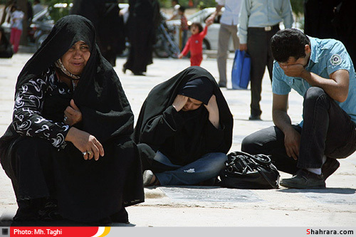 ايام چراغ برات،زيارت اهل قبور