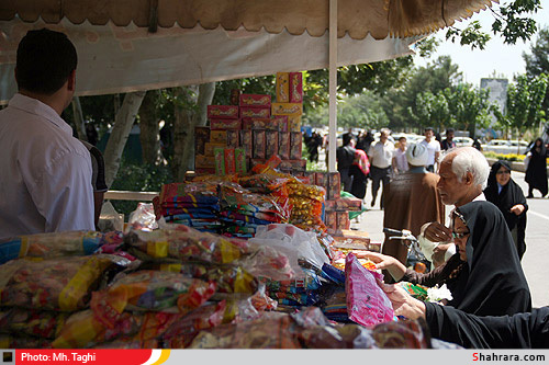 ايام چراغ برات،زيارت اهل قبور