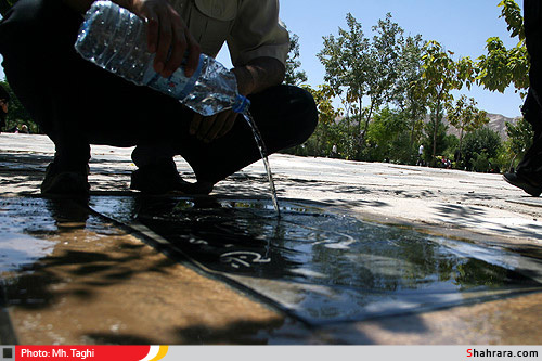 ايام چراغ برات،زيارت اهل قبور