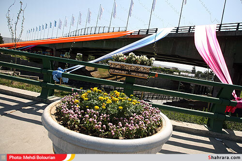 شــــهر در انتظار منجــــي