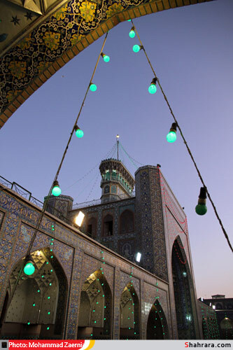 حرم امام هشتم در شب ميلاد امام زمان(عج)