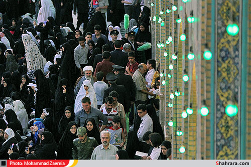 حرم امام هشتم در شب ميلاد امام زمان(عج)