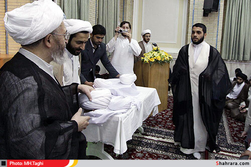 مراسم عمامه گذاري طلاب در مشهد