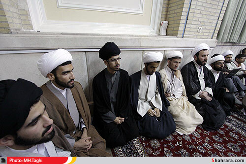 مراسم عمامه گذاري طلاب در مشهد