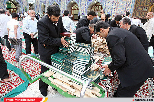 محفل انس با قرآن در حرم رضوي