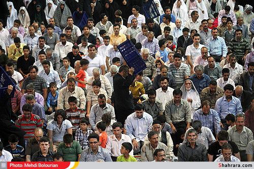 تهیه و توزیع افطار بین نمازگراران در حرم امام رضا(ع)