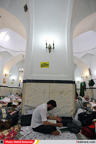 مراسم اعتكاف طلاب در حرم مطهر رضوی