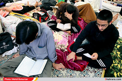 مراسم اعتكاف طلاب در حرم مطهر رضوی