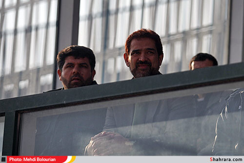 فیروز کریمی سرمربی  تیم شاهین بوشهر