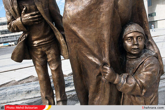 المان های  سلام در عرصه میدان شهدای مشهد