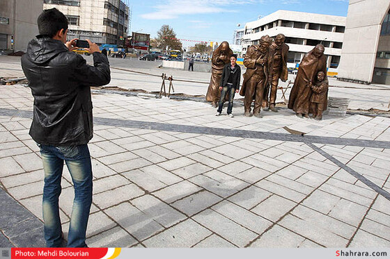 المان های  سلام در عرصه میدان شهدای مشهد