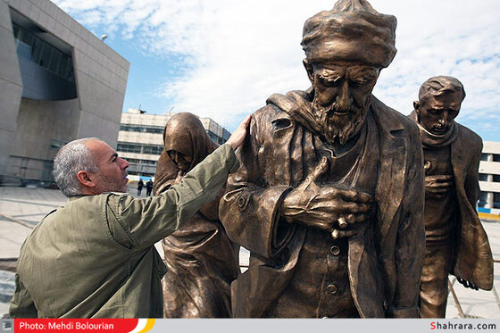 المان های  سلام در عرصه میدان شهدای مشهد
