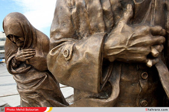 المان های  سلام در عرصه میدان شهدای مشهد