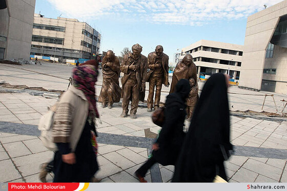 المان های  سلام در عرصه میدان شهدای مشهد