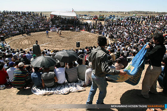 مسابقات کشتی با چوخه،یادبود شهدای شهرستان فیروزه نیشابور