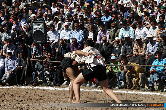 مسابقات کشتی با چوخه،یادبود شهدای شهرستان فیروزه نیشابور