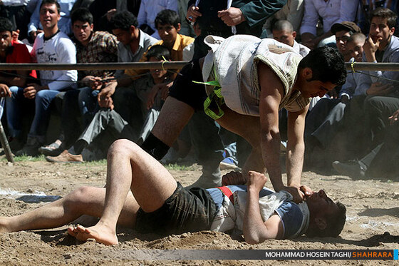 مسابقات کشتی با چوخه،یادبود شهدای شهرستان فیروزه نیشابور