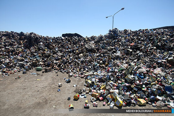 تفکیک و بازیافت زباله در کارخانه کمپوست مشهد