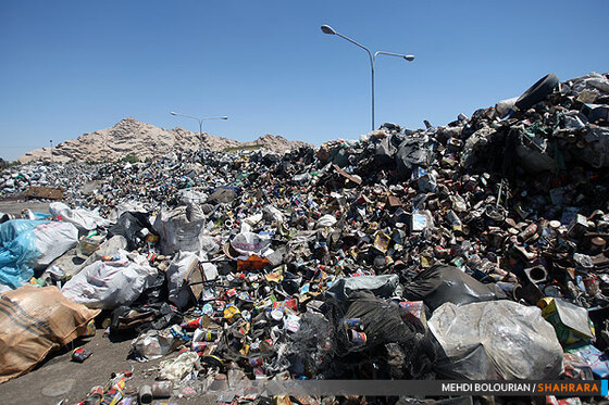 تفکیک و بازیافت زباله در کارخانه کمپوست مشهد