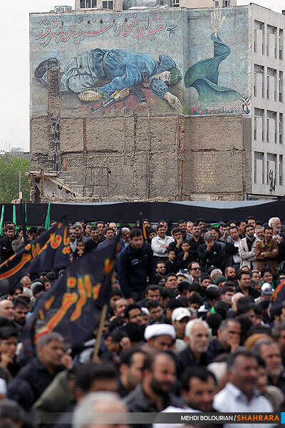 اجتماع عظیم عزاداران فاطمی و تشییع پیکر پاک 2 شهید گمنام