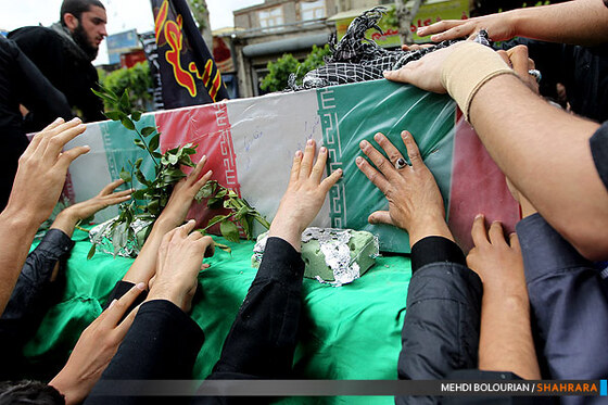 اجتماع عظیم عزاداران فاطمی و تشییع پیکر پاک 2 شهید گمنام