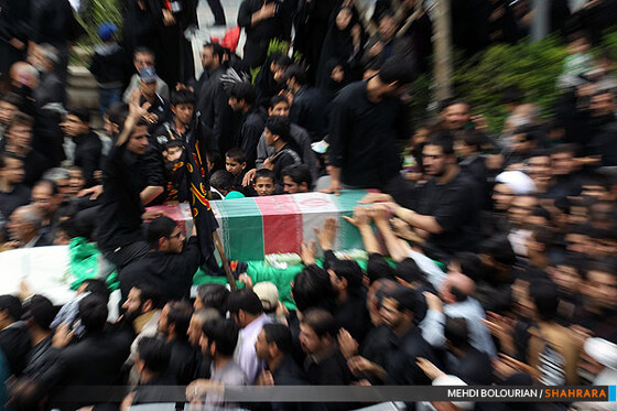 اجتماع عظیم عزاداران فاطمی و تشییع پیکر پاک 2 شهید گمنام