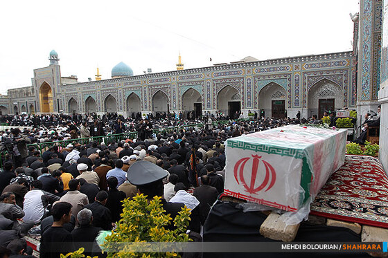 اجتماع عظیم عزاداران فاطمی و تشییع پیکر پاک 2 شهید گمنام