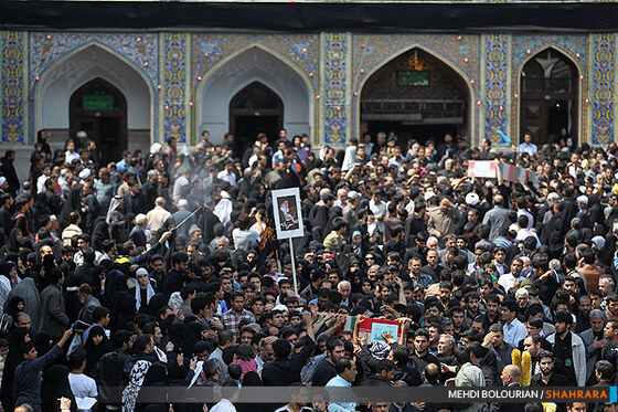 اجتماع عظیم عزاداران فاطمی و تشییع پیکر پاک 2 شهید گمنام