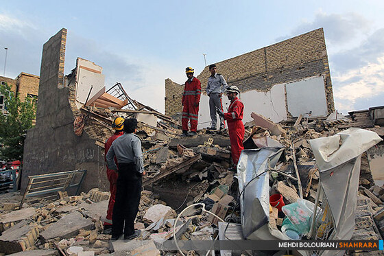 ریزش 4 منزل مسکونی در بلوار طبرسی 