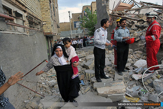 ریزش 4 منزل مسکونی در بلوار طبرسی 