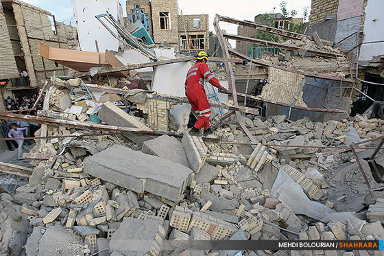 ریزش 4 منزل مسکونی در بلوار طبرسی 